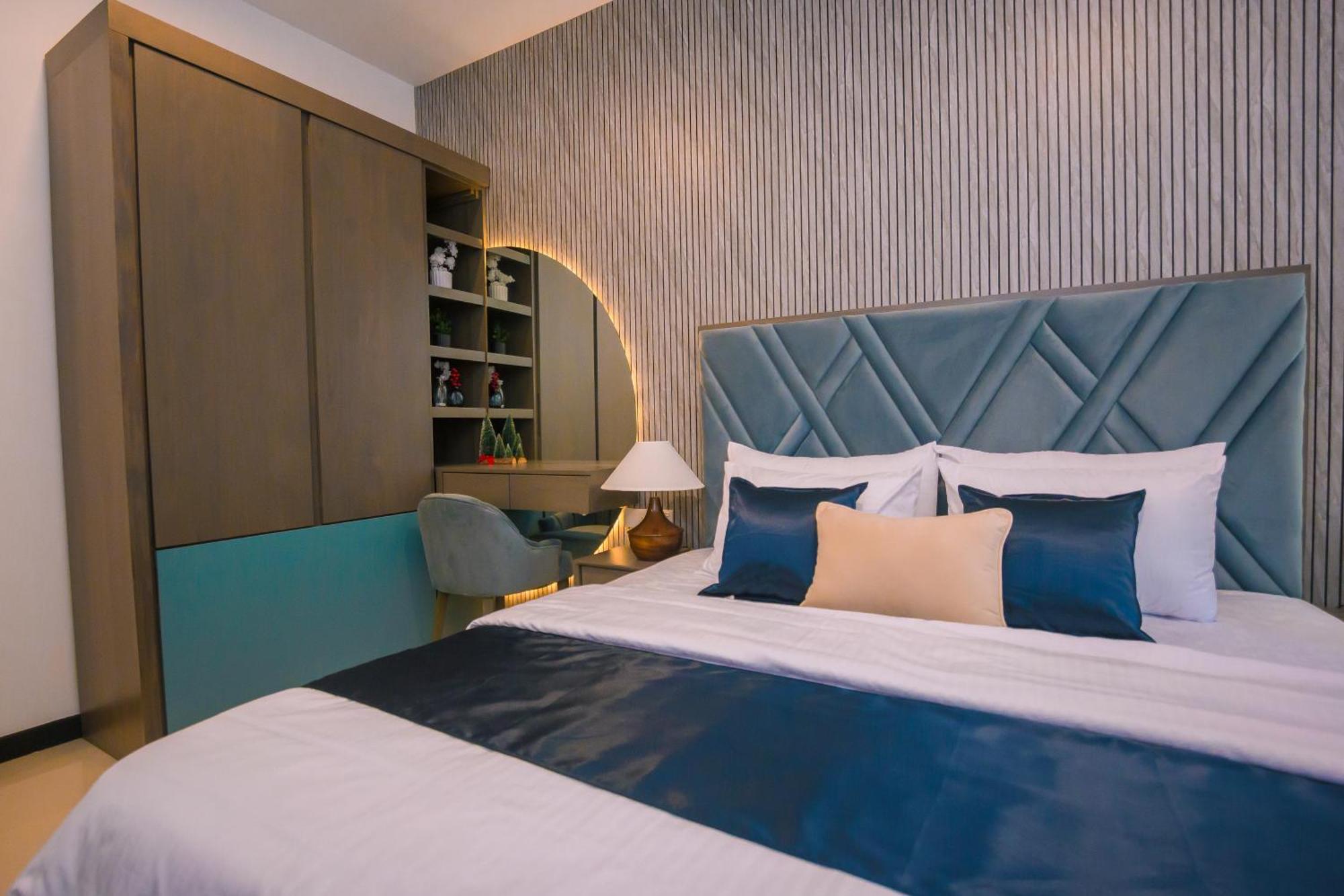Celestara Luxury Colombo Apartment At Trizen With Pool, City View Exterior photo
