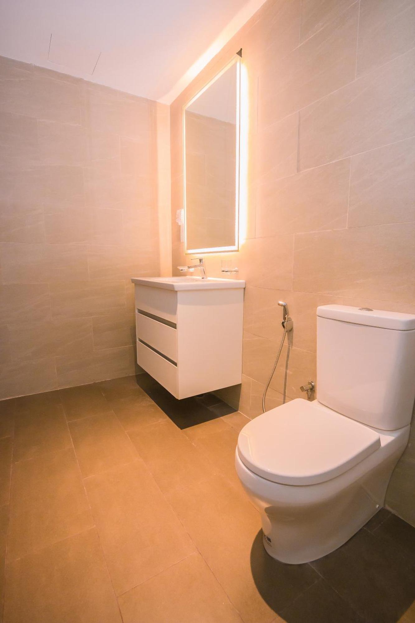 Celestara Luxury Colombo Apartment At Trizen With Pool, City View Exterior photo