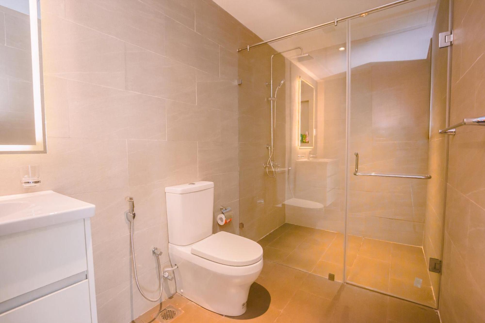 Celestara Luxury Colombo Apartment At Trizen With Pool, City View Exterior photo
