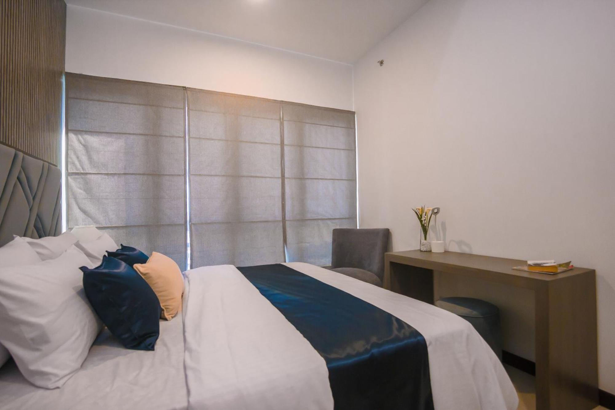 Celestara Luxury Colombo Apartment At Trizen With Pool, City View Exterior photo