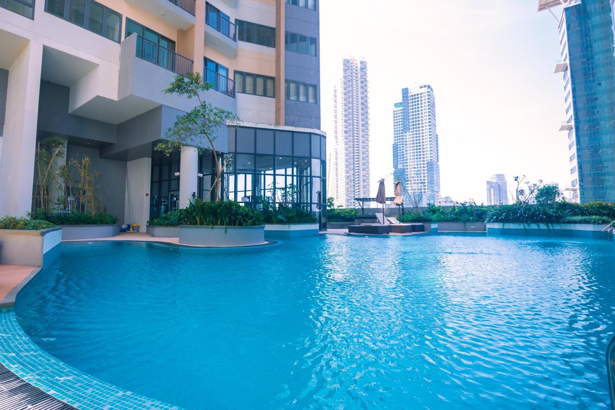 Celestara Luxury Colombo Apartment At Trizen With Pool, City View Exterior photo
