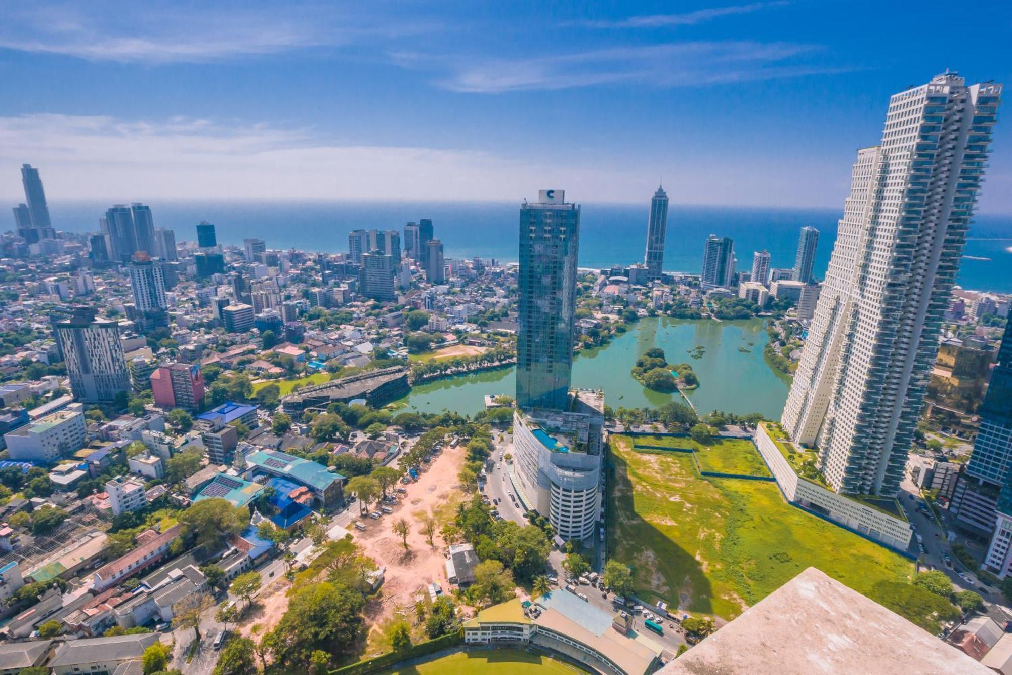 Celestara Luxury Colombo Apartment At Trizen With Pool, City View Exterior photo